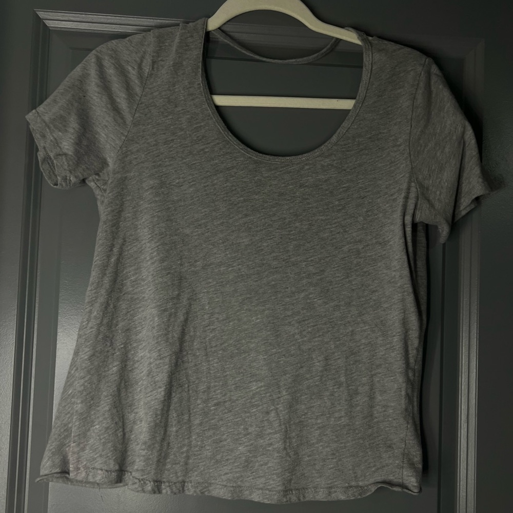 Grey backless Delia’s t-shirt